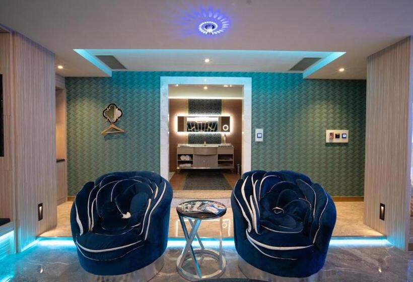 اتاق سوپریور, I More Motel