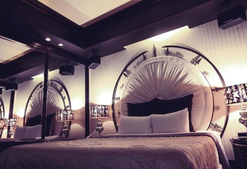 اتاق لوکس, I More Motel