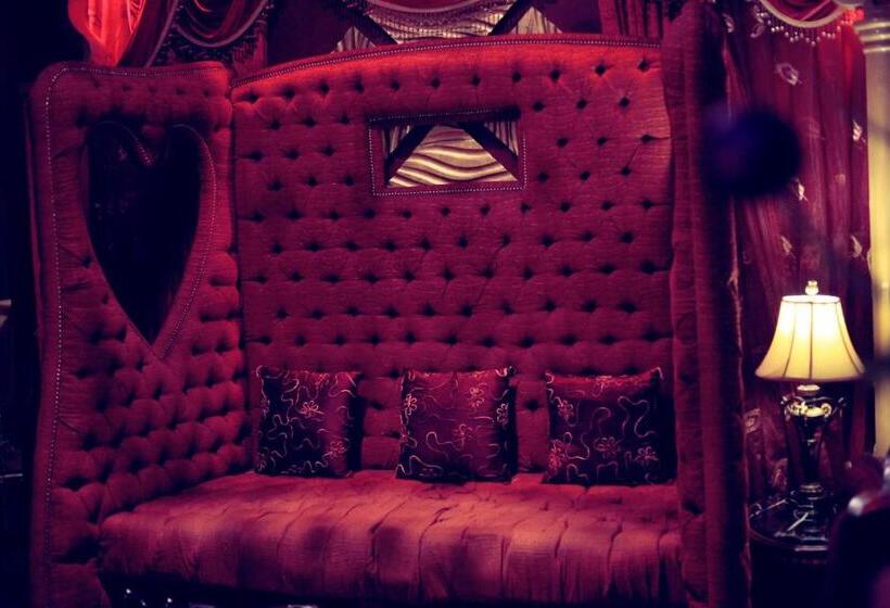 اتاق لوکس, I More Motel