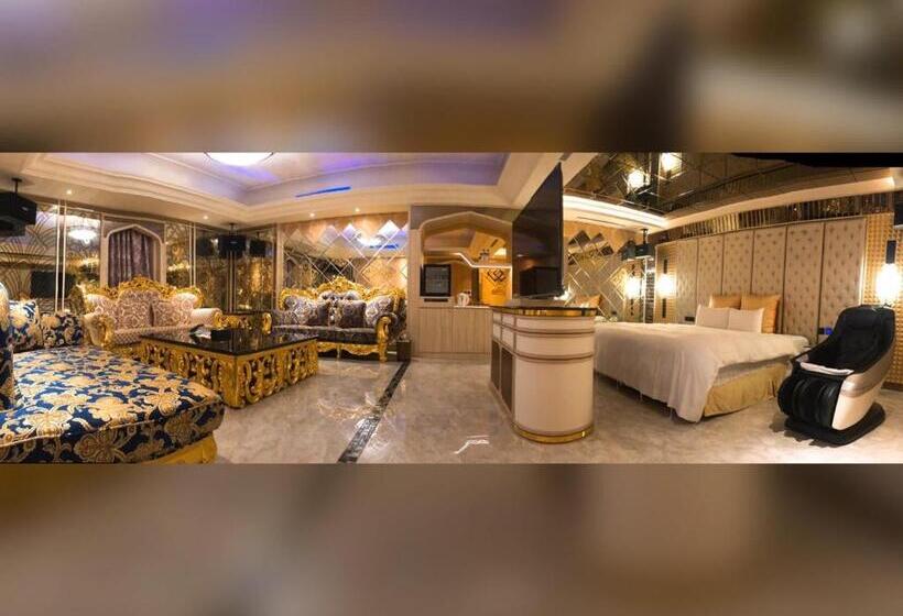 اتاق لوکس, I More Motel