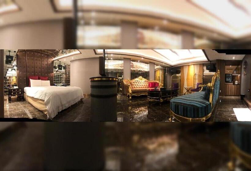 اتاق سوپریور, I More Motel