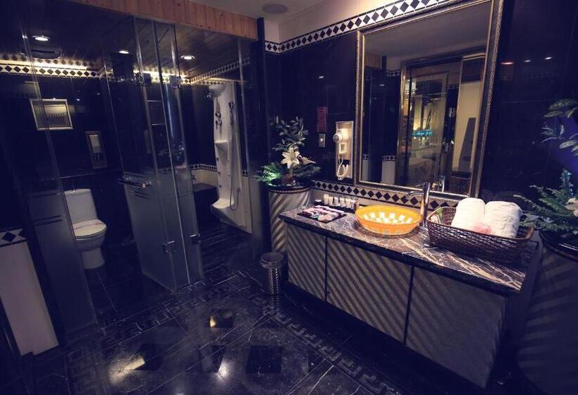 اتاق لوکس, I More Motel