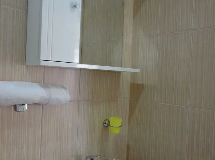 استودیو کامفورت, Accommodation Mell