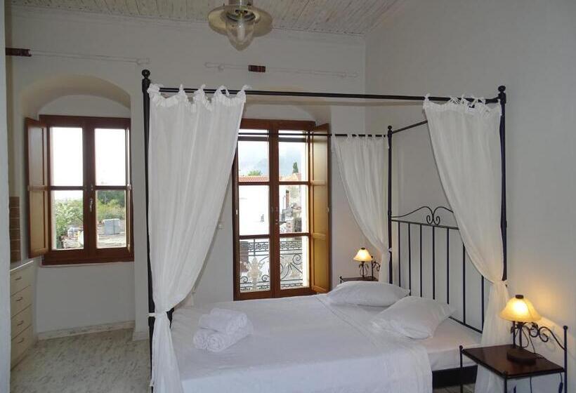 Номер Deluxe с Балконом, Sophia Areopoli Guesthouse