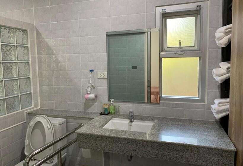 디럭스 트리플 룸, Baan Pingkan Wellness Resort