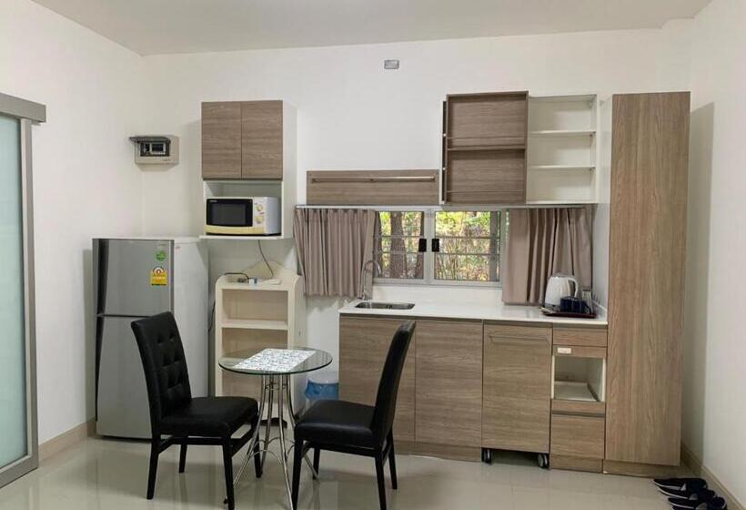 חדר דלוקס לשלושה, Baan Pingkan Wellness Resort