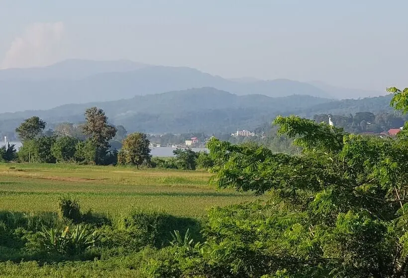 اتاق لوکس با تخت بزرگ, Baan Sakuna