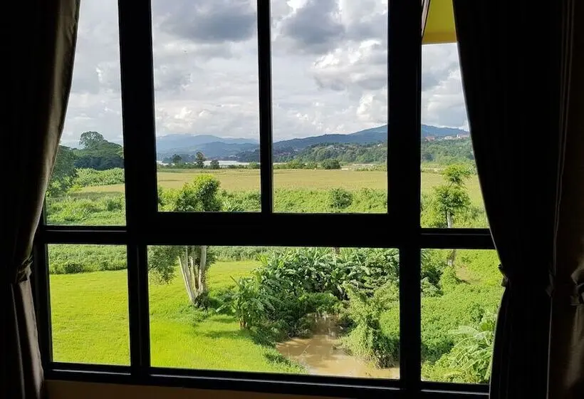 اتاق لوکس با تخت بزرگ, Baan Sakuna