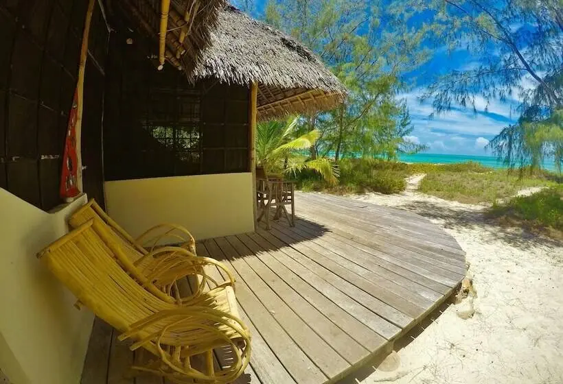 デラックスバンガロー, Nzuwa Lodge