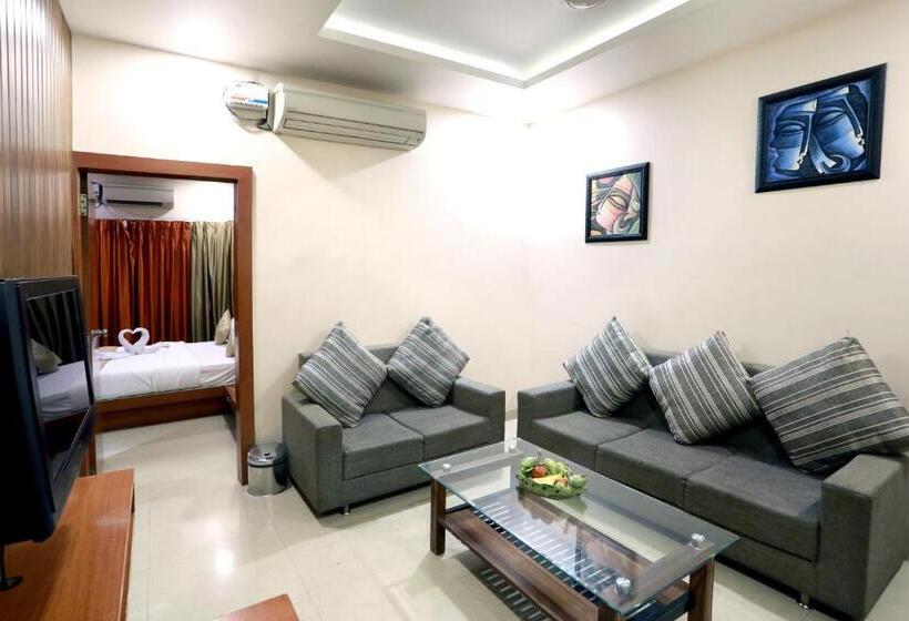 סוויטה דלוקס, Shri Khedapati International