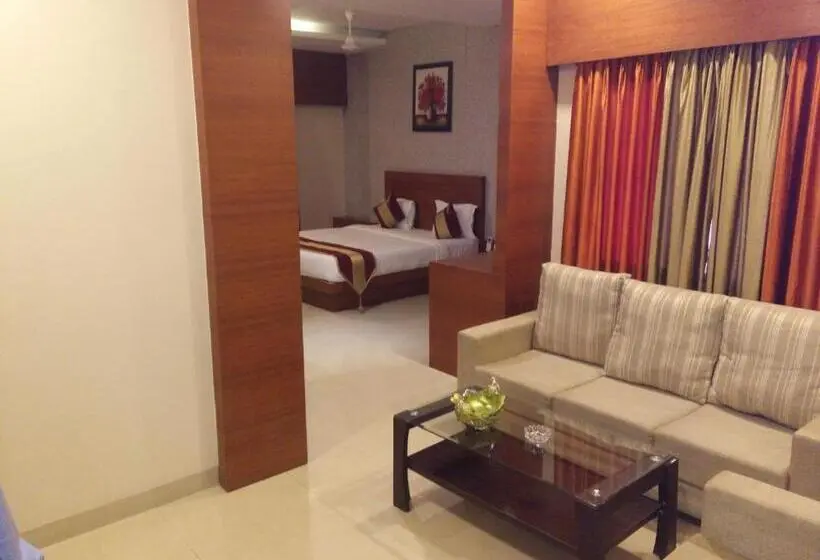 Deluxe-sviitti, Shri Khedapati International