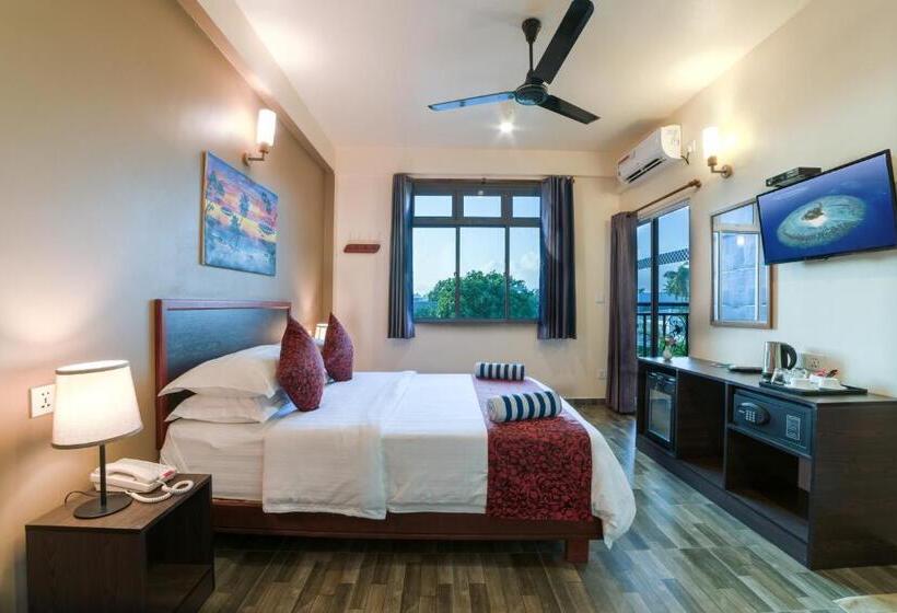 اتاق لوکس با چشم‌انداز, Paguro Beach Inn