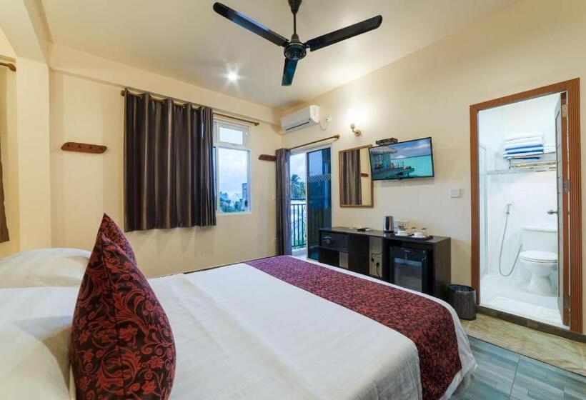 اتاق لوکس با چشم‌انداز, Paguro Beach Inn