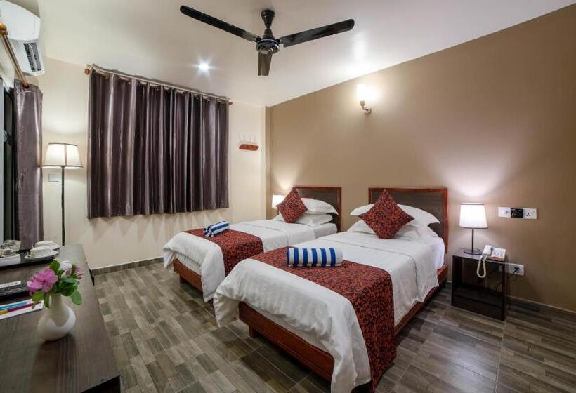 Comfort room with balcony, Paguro Beach Inn
