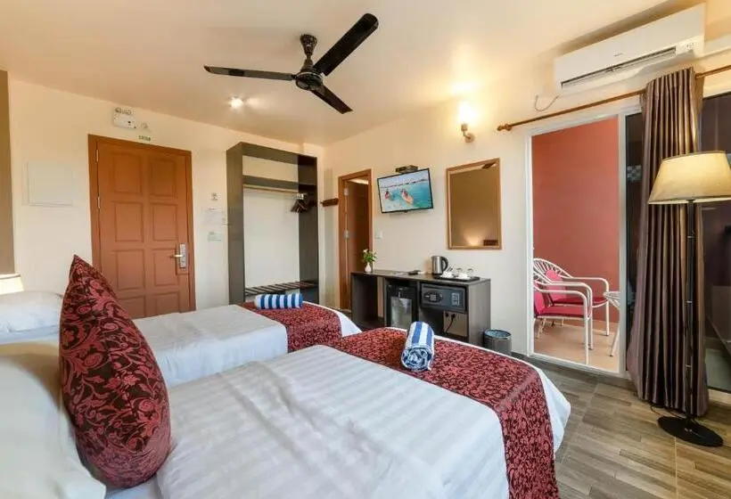 Comfort room with balcony, Paguro Beach Inn