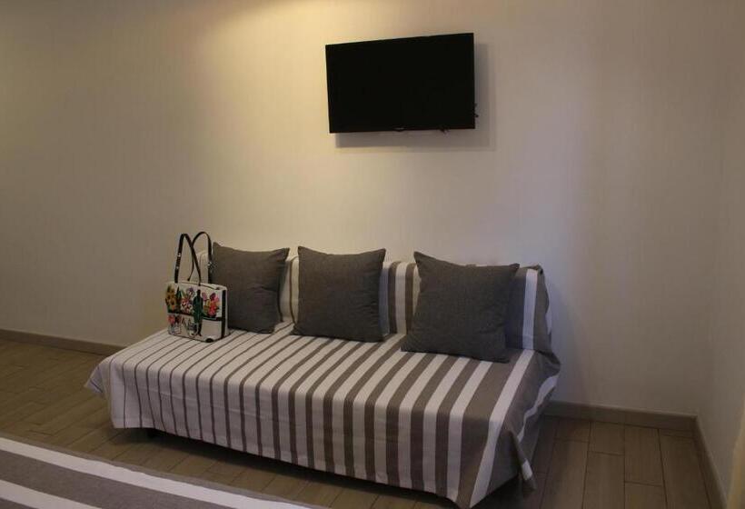 اتاق استاندارد چهار تخته, Lasso B&b