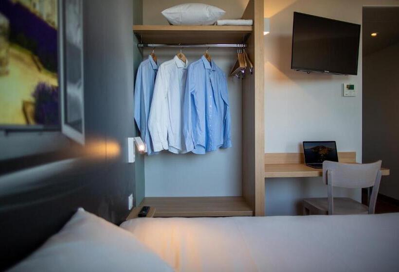 Семейный Номер, B&b Hotel Les Herbiers