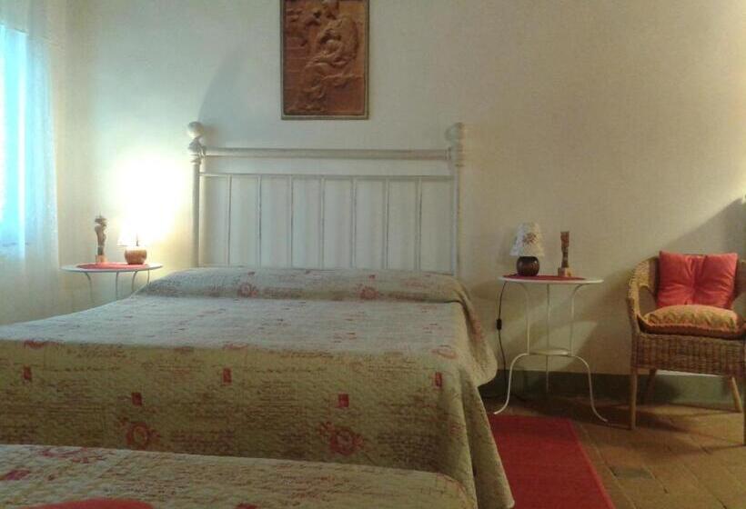 غرفة عائلية مطلّة علي الحديقة, Agriturismo Biologico Poggiopiano