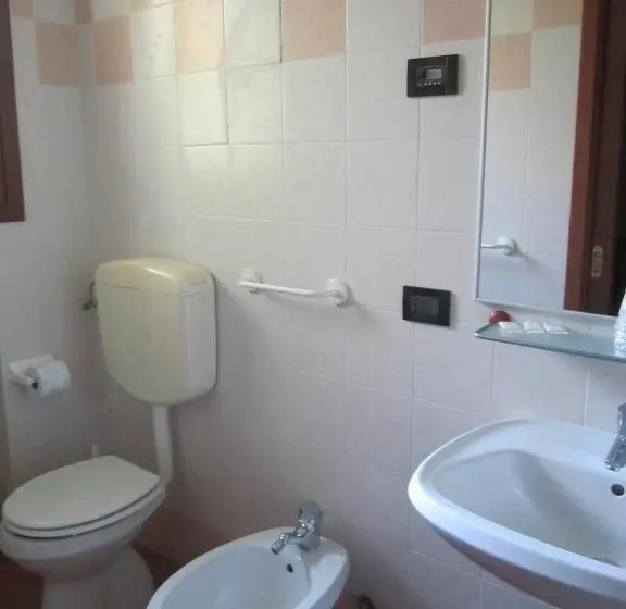 Standard Kolmen Hengen Huone, Agriturismo Il Lago