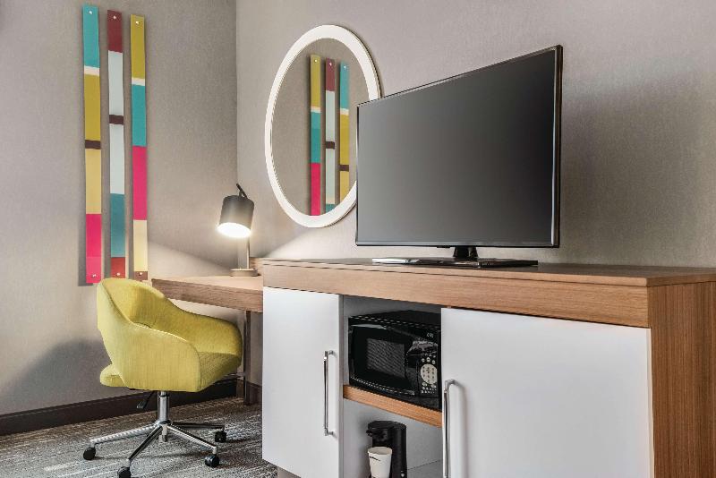 스탠다드 룸 킹사이즈 침대, Hampton Inn Brooklyn Park