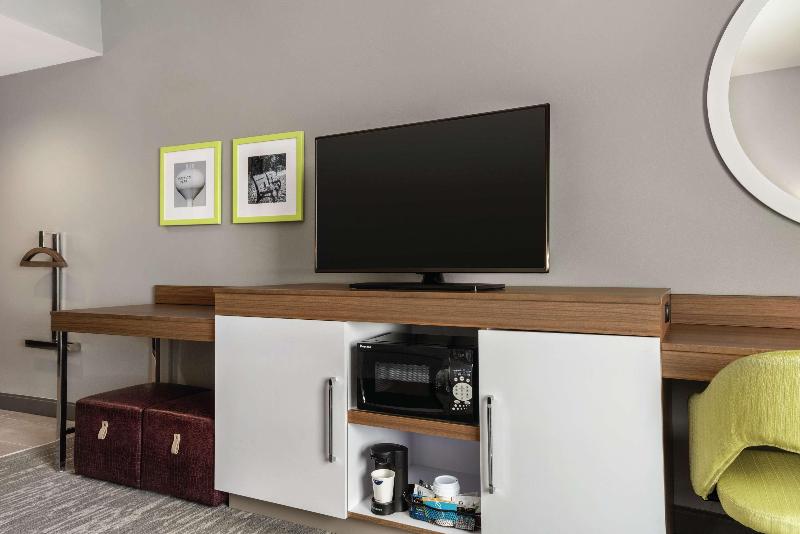 스탠다드 룸 킹사이즈 침대, Hampton Inn Brooklyn Park