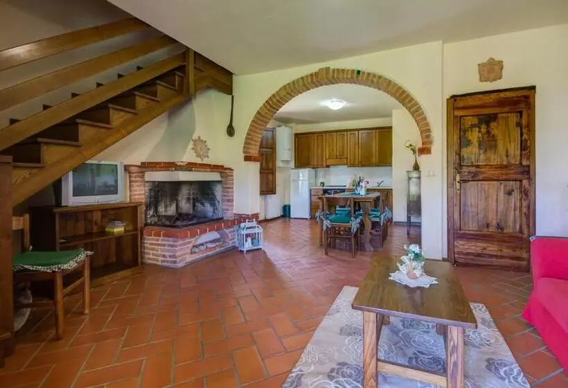 プールの見える１ベッドルームアパートメント, Agriturismo San Francesco