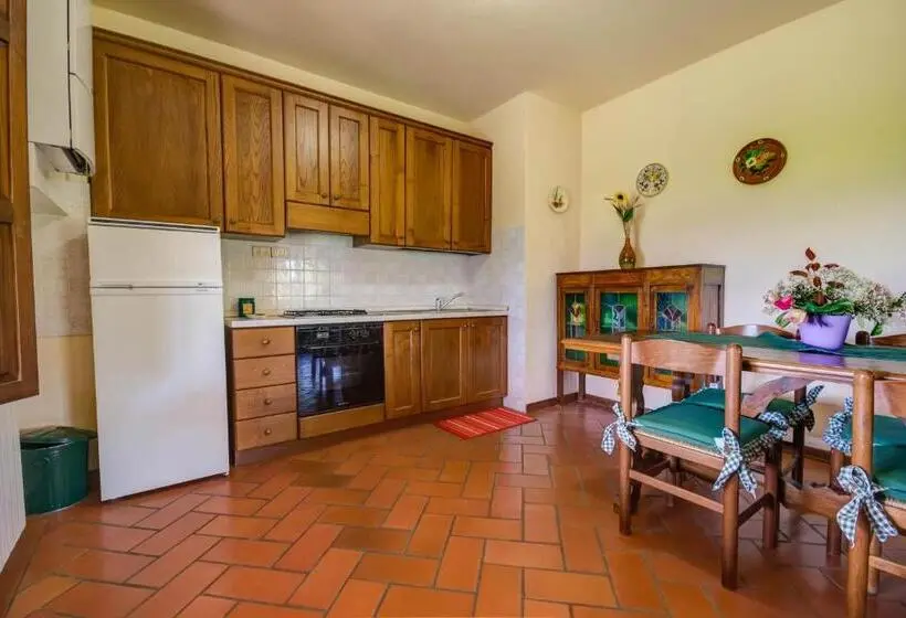プールの見える１ベッドルームアパートメント, Agriturismo San Francesco