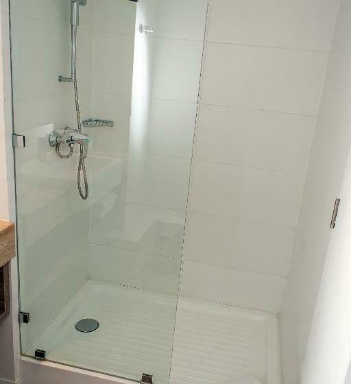 标准间, Capital Bellet