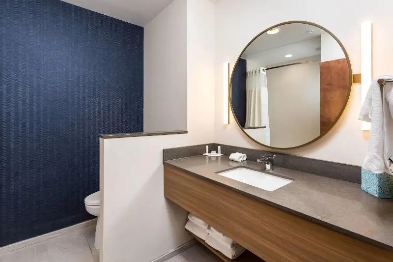 キングサイズベッドのスタンダードルーム, Fairfield Inn & Suites By Marriott Crestview