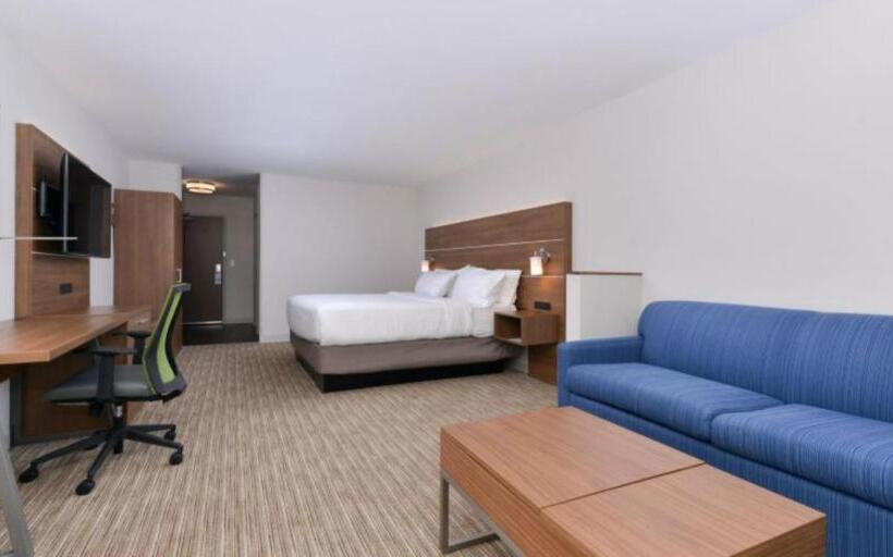 Люкс Кровать Кинг, Holiday Inn Express   Alliance, An Ihg