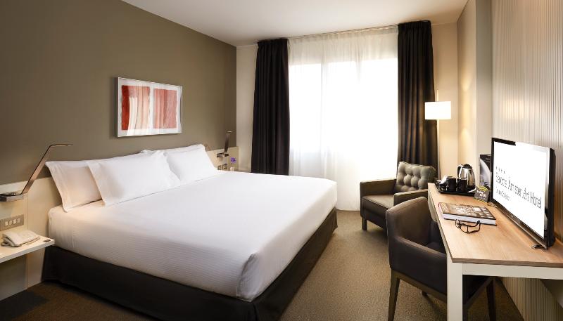 장애인을 위한 스위트, Holiday Inn Express   Alliance, An Ihg
