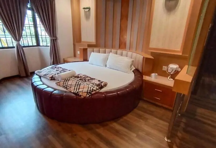 キングサイズベッドのデラックスルーム, Homestay Muar