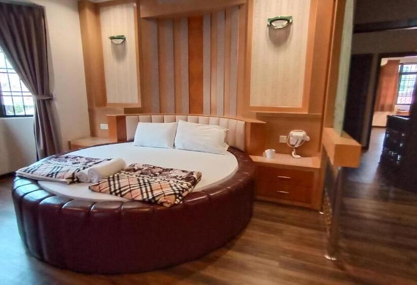 غرفة ديلوكس سرير كينج, Homestay Muar