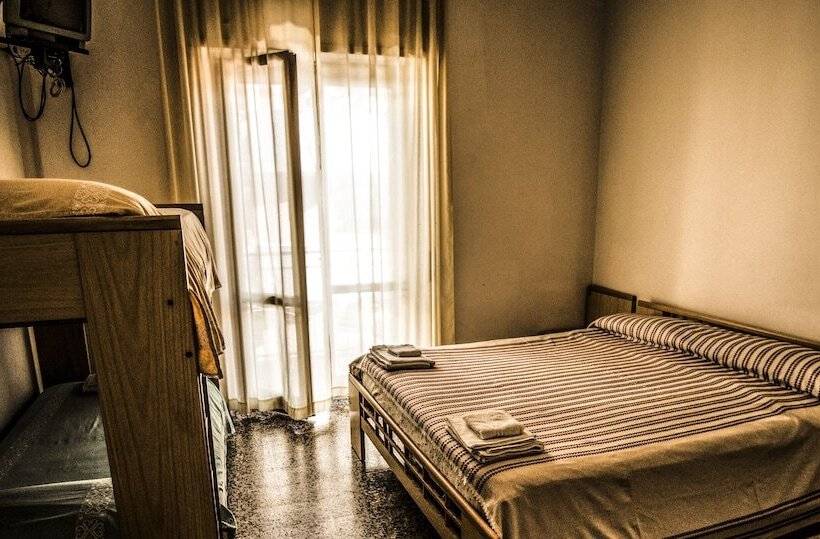 غرفة قياسية رباعية, La Spagnola