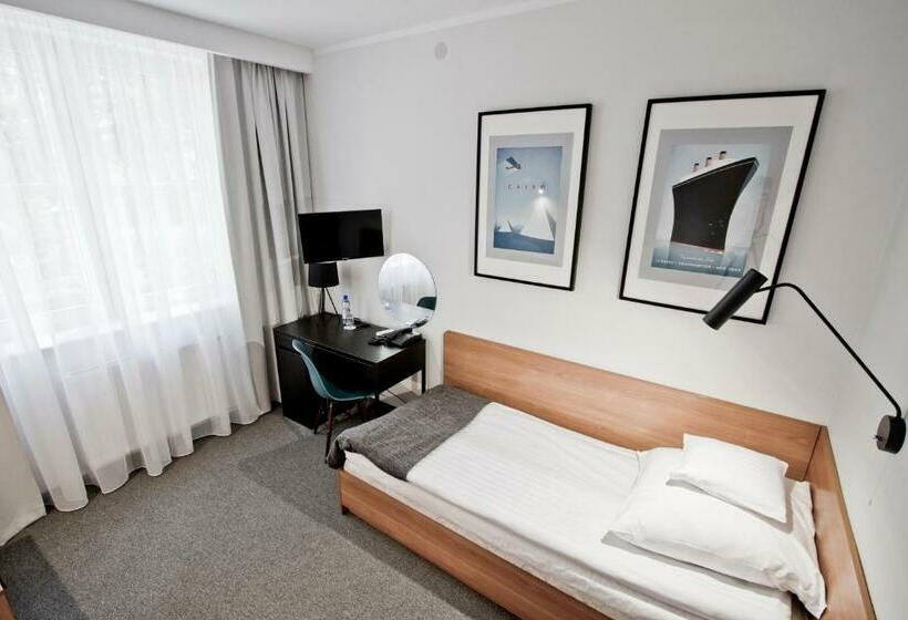 חדר סטנדרט יחיד, Edison Poznań Lotnisko ławica