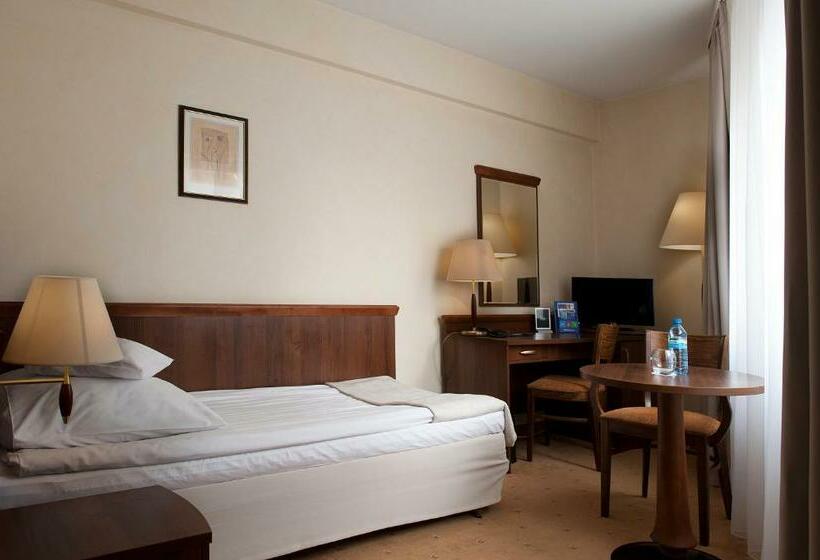 חדר סטנדרט יחיד, Edison Poznań Lotnisko ławica