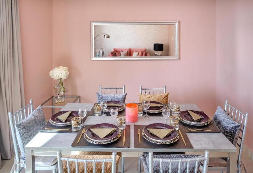 2 Bedroom Apartment with Views, Dream Inn Dubai Park Island