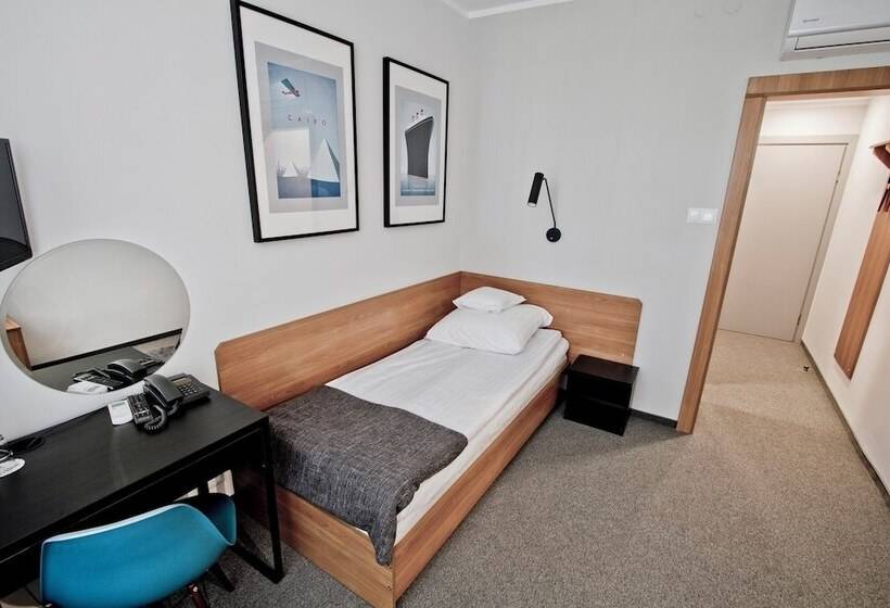 חדר סטנדרט יחיד, Edison Poznań Lotnisko ławica