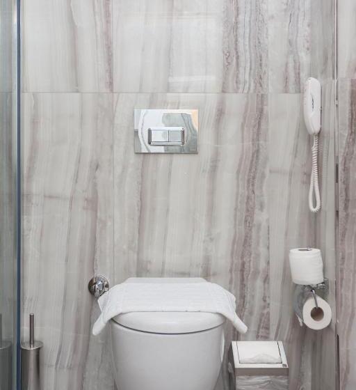 家庭间, Graf Victor