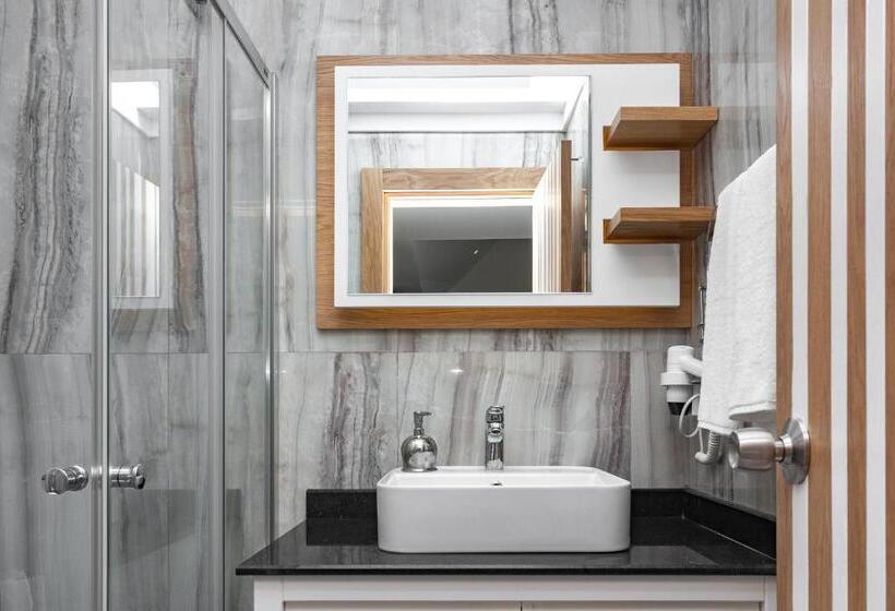 家庭间, Graf Victor