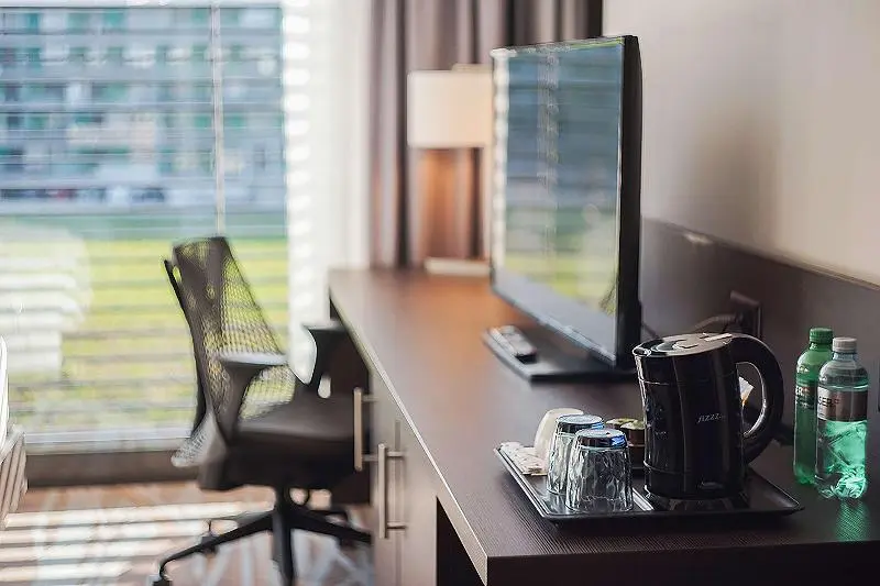キングサイズベッドのデラックスルーム, Hilton Garden Inn Zurich Limmattal