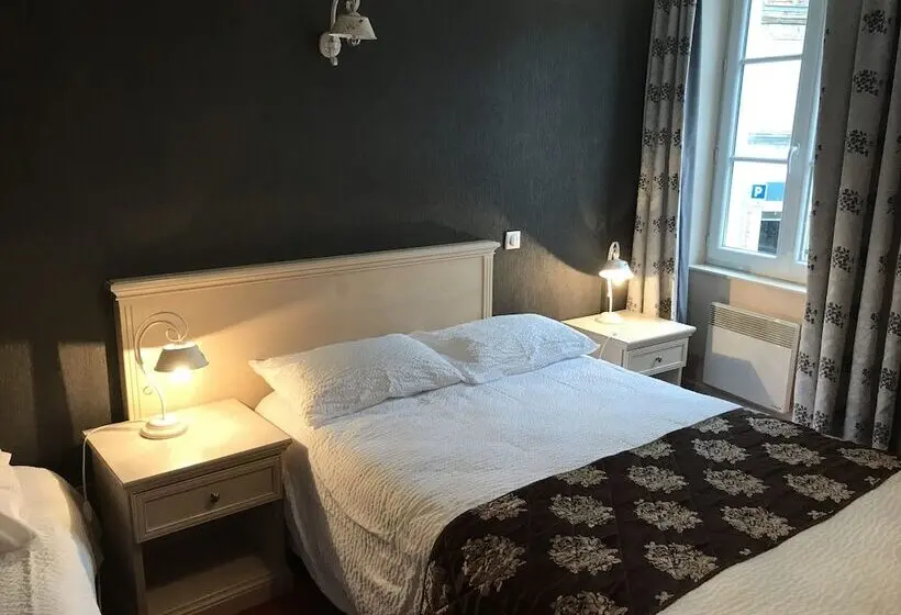 Standard Neljän Hengen Huone, Logis Hotel Saint Joseph