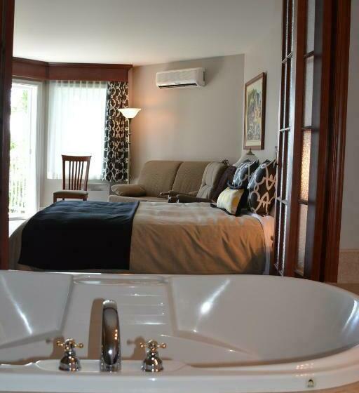 Номер Superior с Балконом, Manoir Du Lac William
