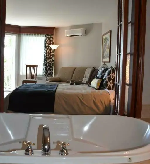 バルコニー付きスーペリアルーム, Manoir Du Lac William