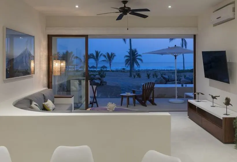 スリーベッドルーム　ヴィラ, Marea Beachfront Villas