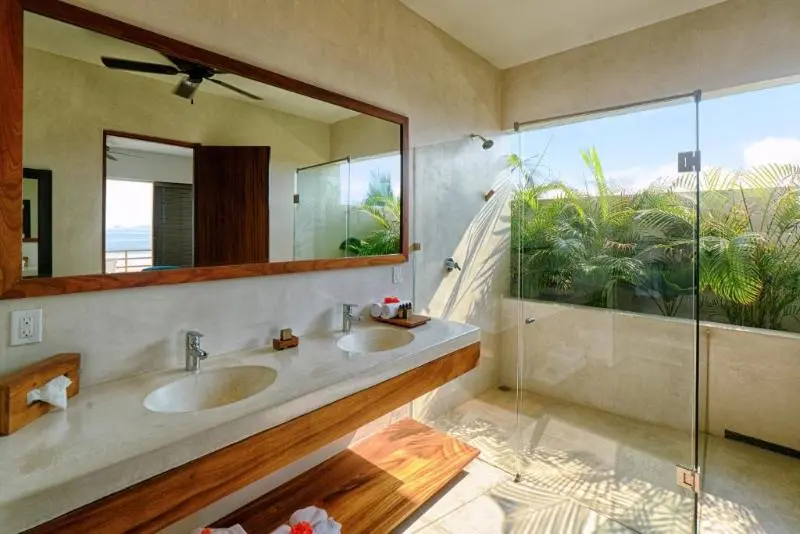 スリーベッドルーム　ヴィラ, Marea Beachfront Villas