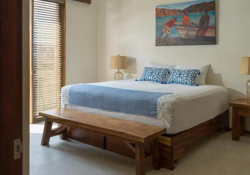 ツーベッドルーム　ヴィラ, Marea Beachfront Villas