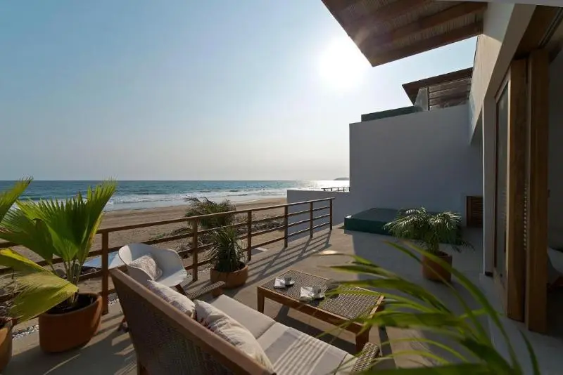 ツーベッドルーム　ヴィラ, Marea Beachfront Villas