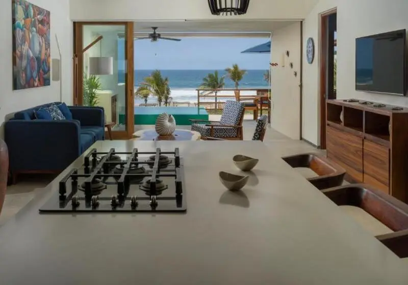 ツーベッドルーム　ヴィラ, Marea Beachfront Villas