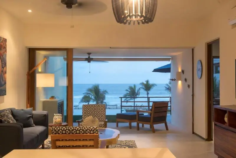 ツーベッドルーム　ヴィラ, Marea Beachfront Villas